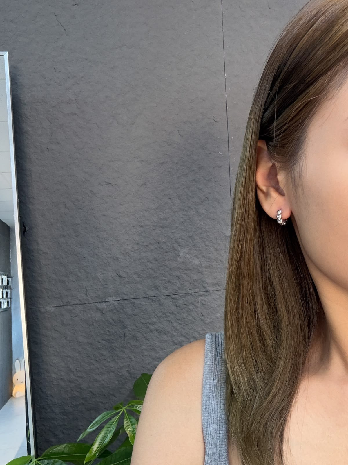 E1509 Distressed Heart-Shaped Hoop Earrings
