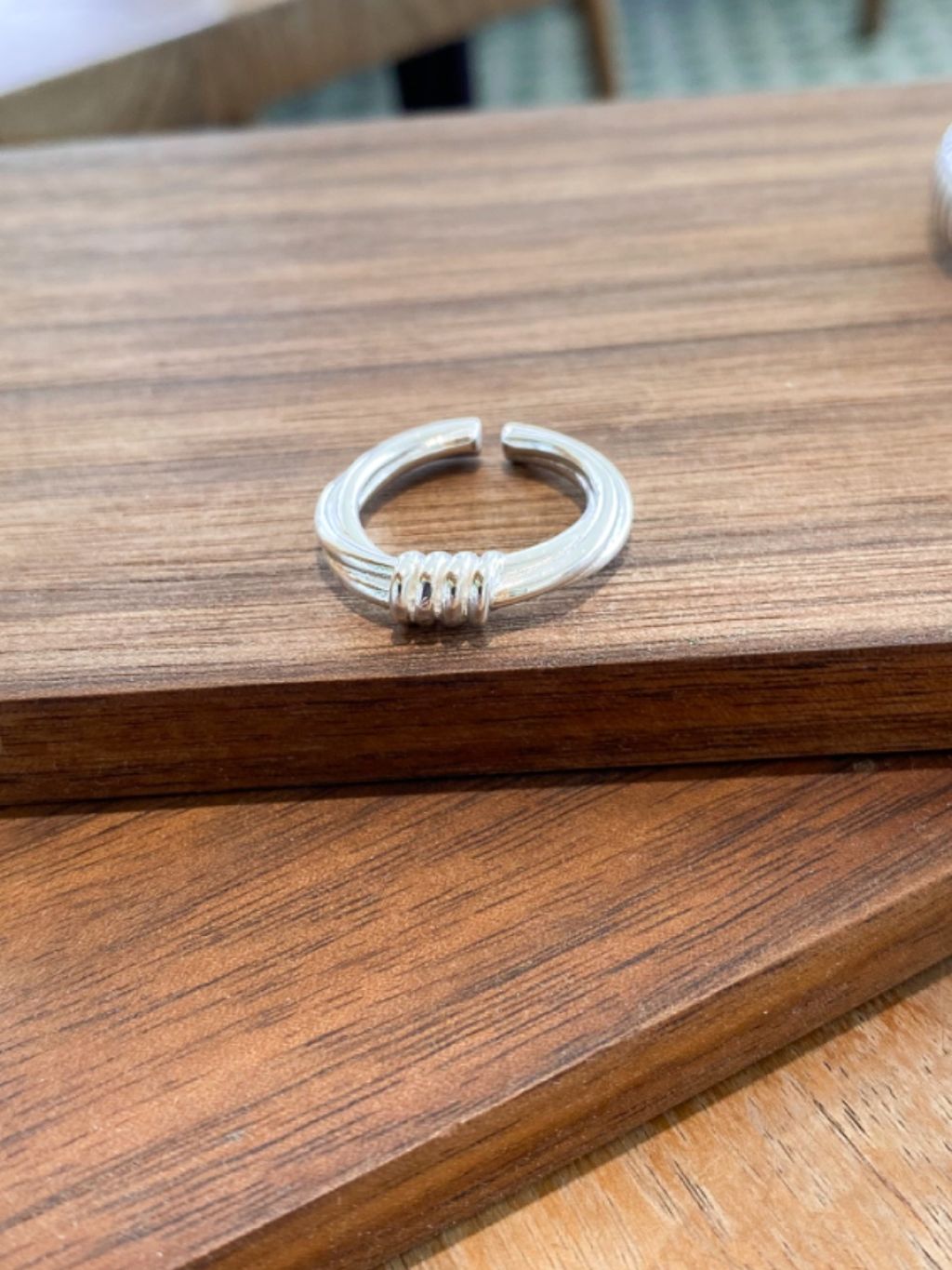 R1453 Twisted Wide Ring