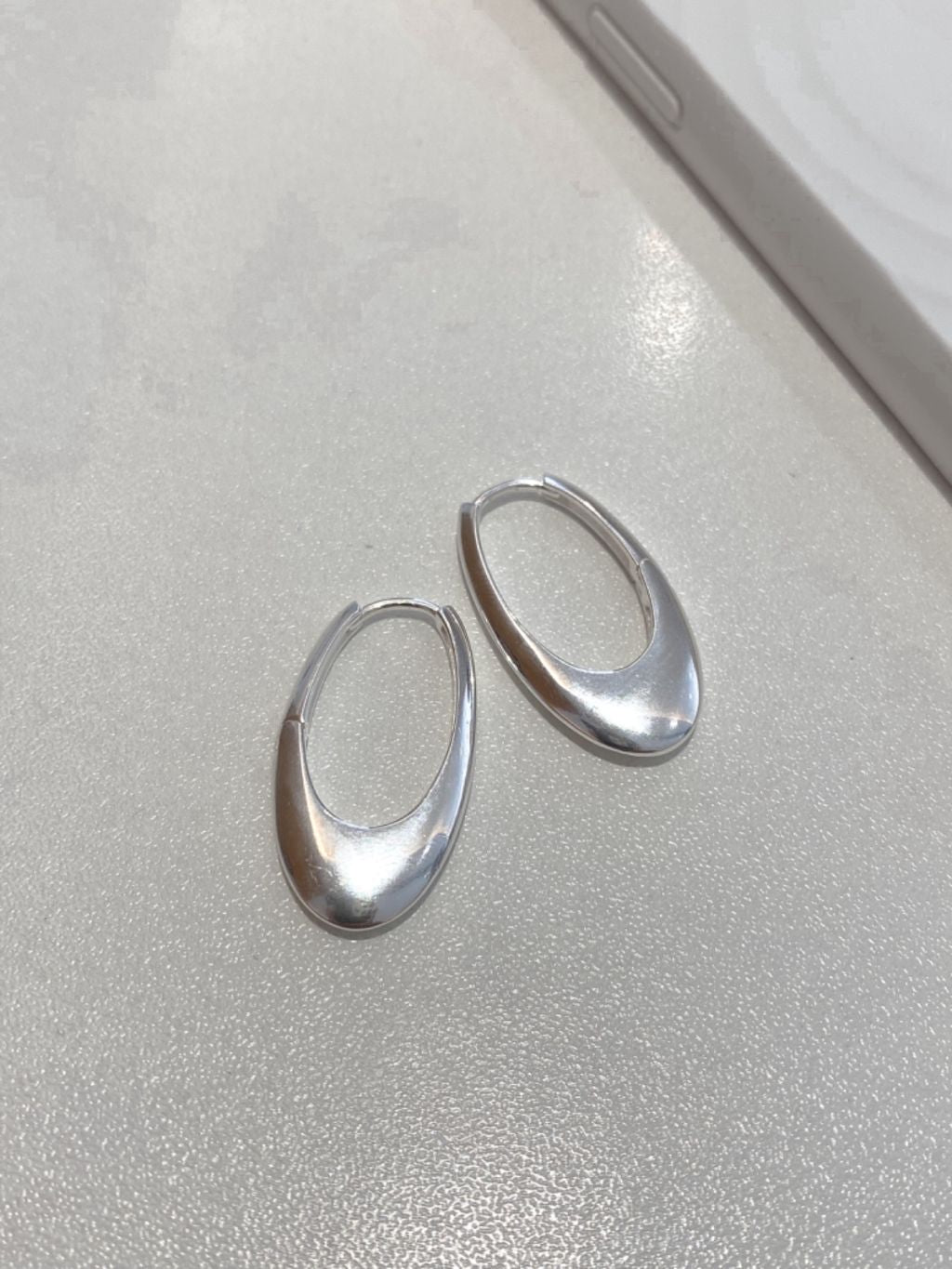 E1349 Elongated Oval Hoop Earrings