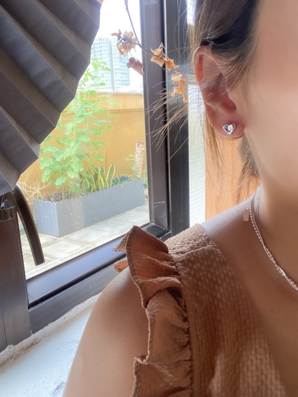 E1354 Irregular Heart Earrings