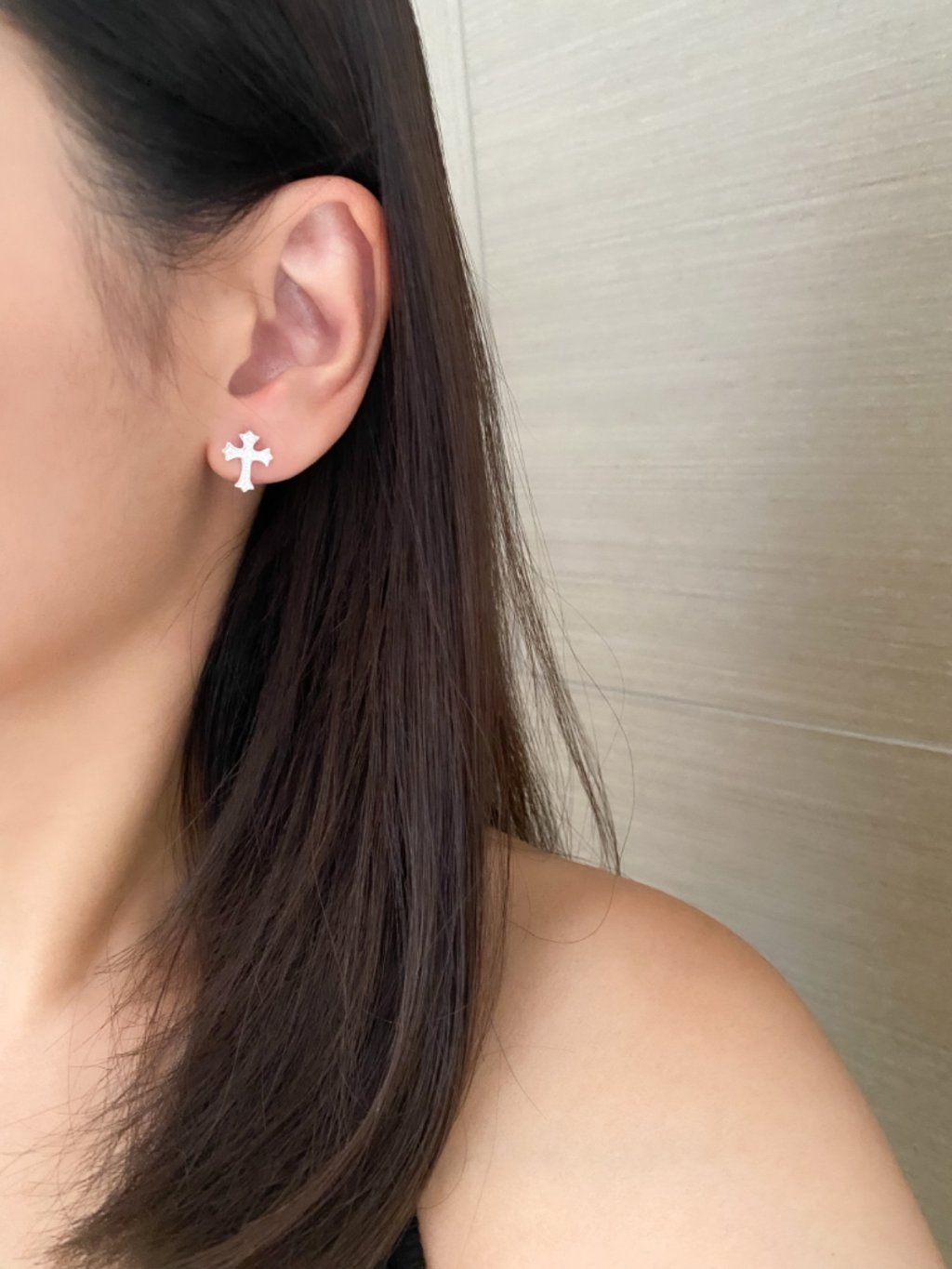 E1372 White Cubic Zirconia Cross Earrings