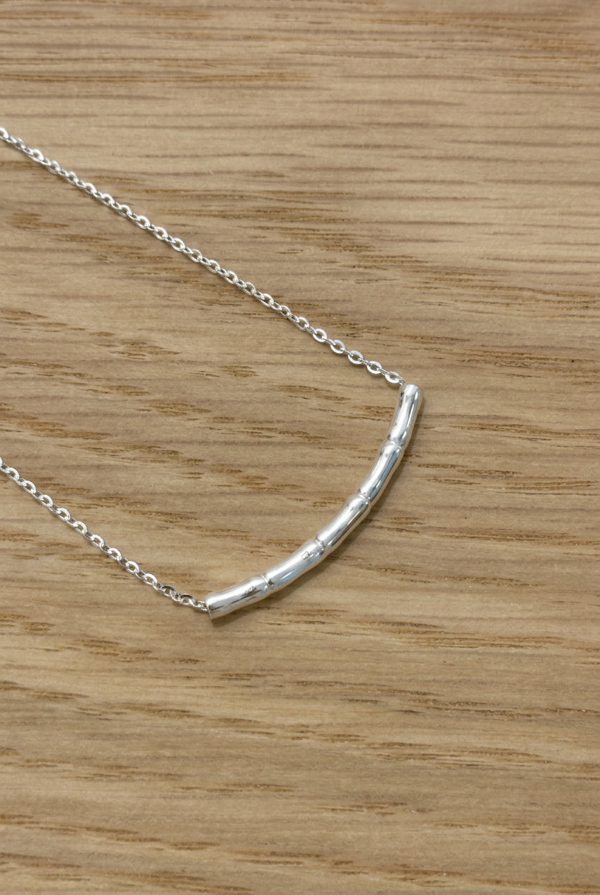 N1294 Curved Tube Ultra-Fine Sterling Silver Clavicle Necklace