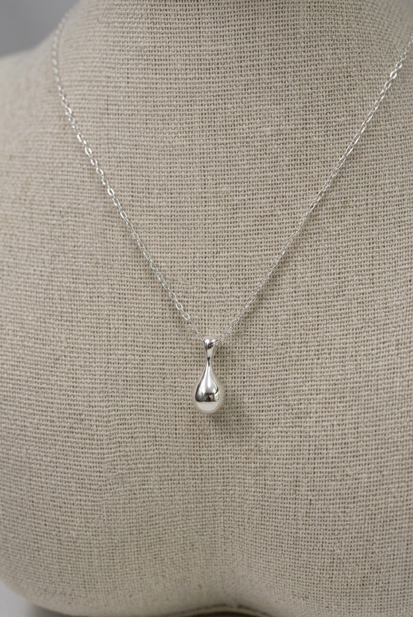 N1304 Three-Dimensional Minimalist Smooth Teardrop Sterling Silver Collarbone Necklace