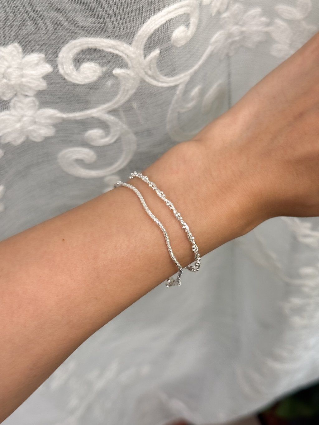 B1495 Wavy Polished Rigid Bracelet