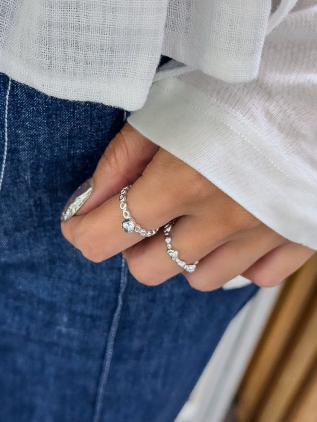 R1673 Beaded Hollow Ring