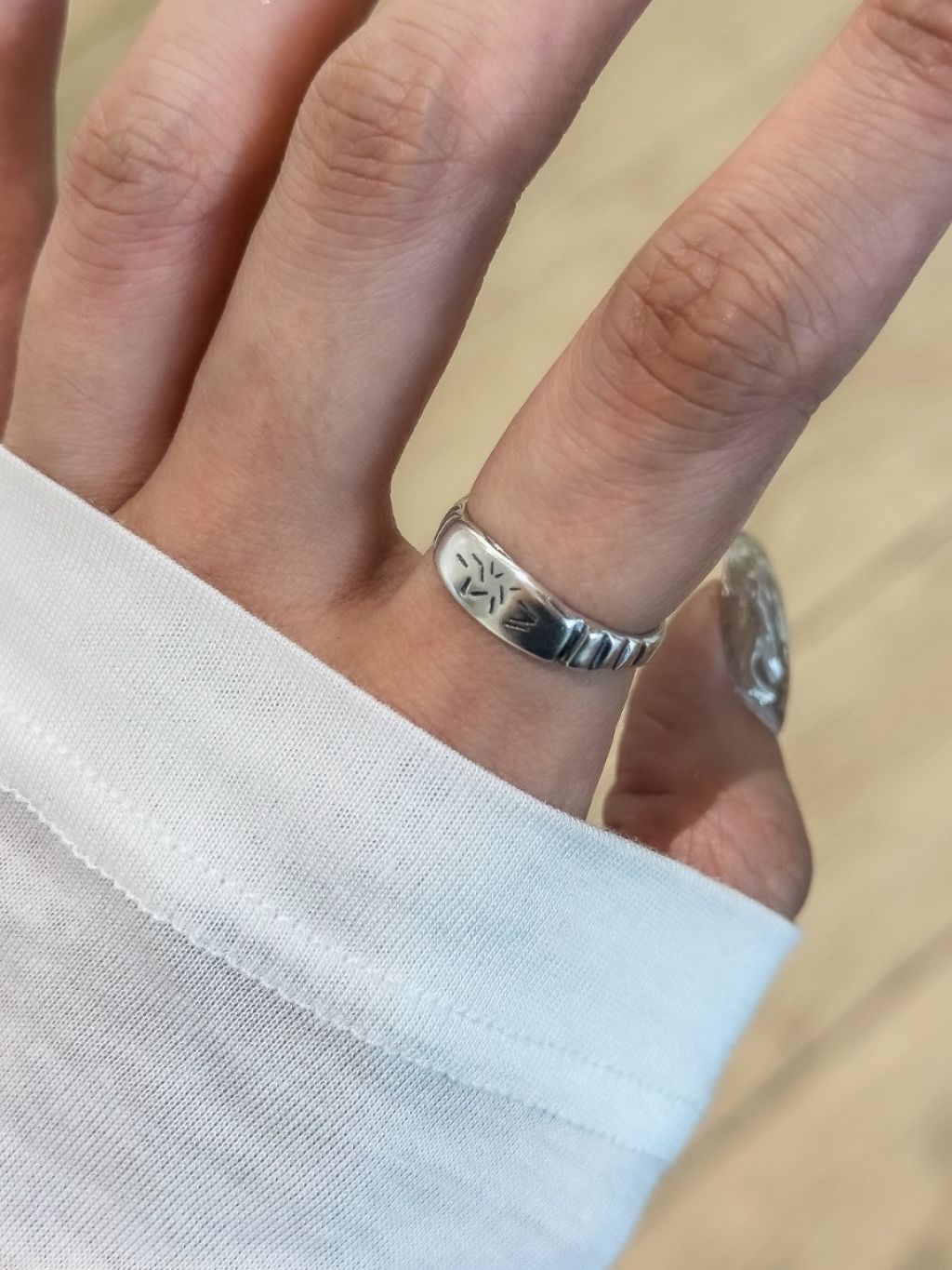 R1682 Distressed Ethnic Pattern Ring