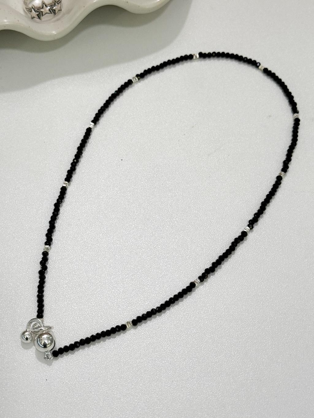 N1310 Black Agate Pebble Front Clasp Necklace
