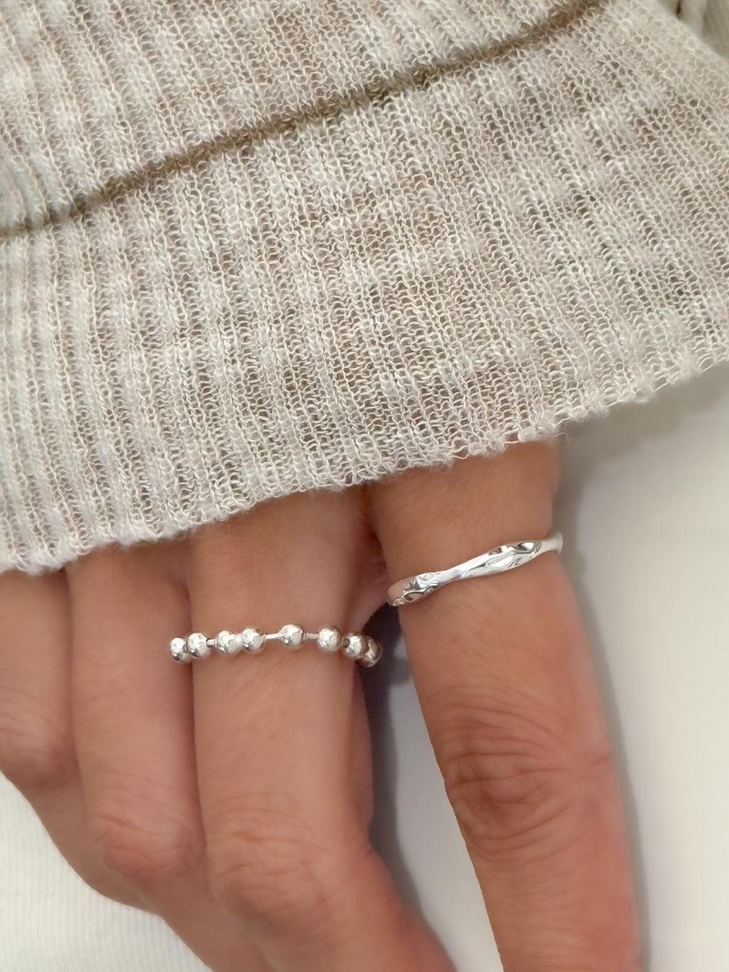 R1720 Irregular Wave Ring