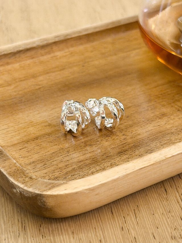 E1468 Three-Prong Twisted Sterling Silver Stud Earrings