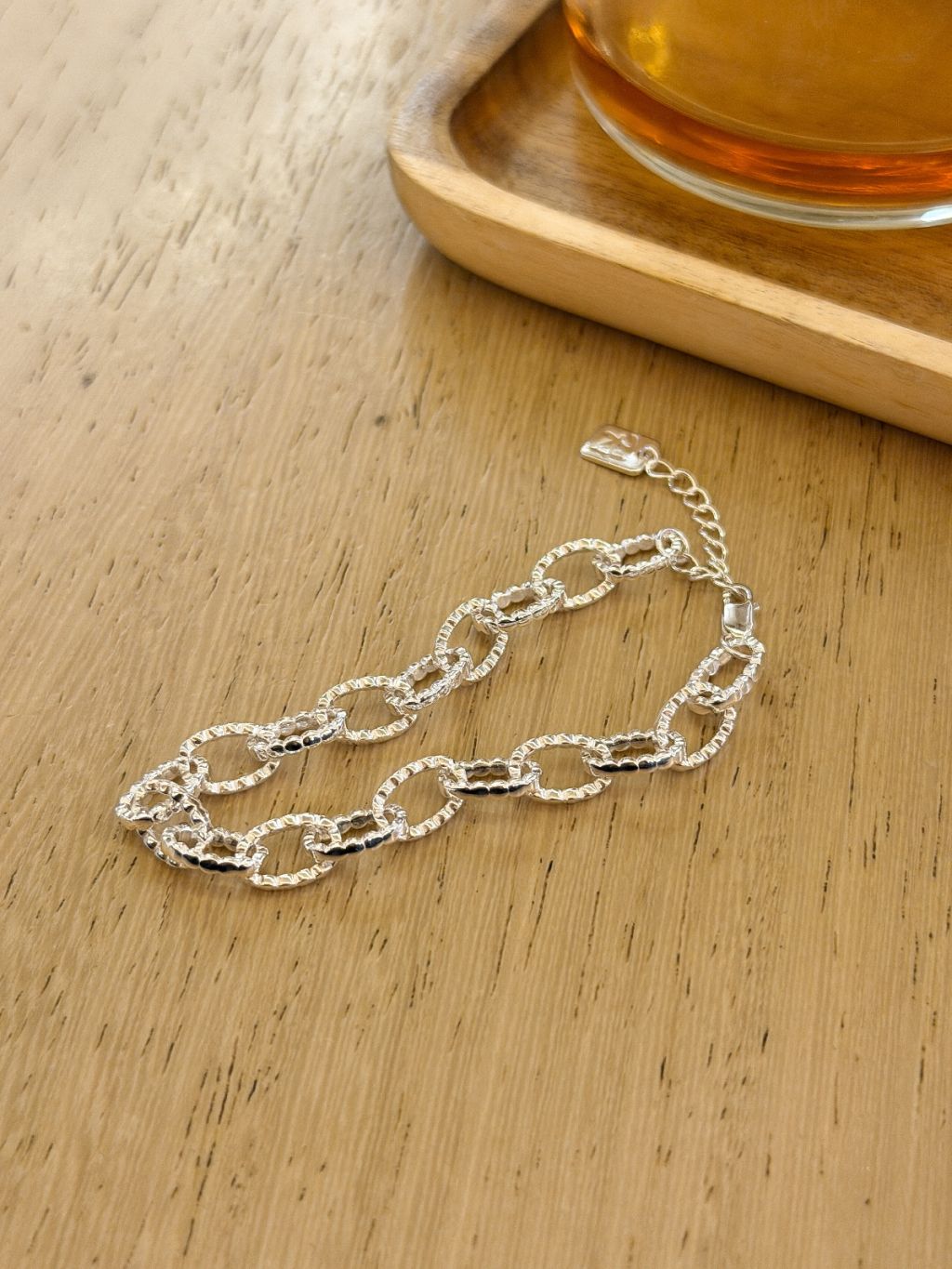B1536 Dotted Oval Chain Bracelet