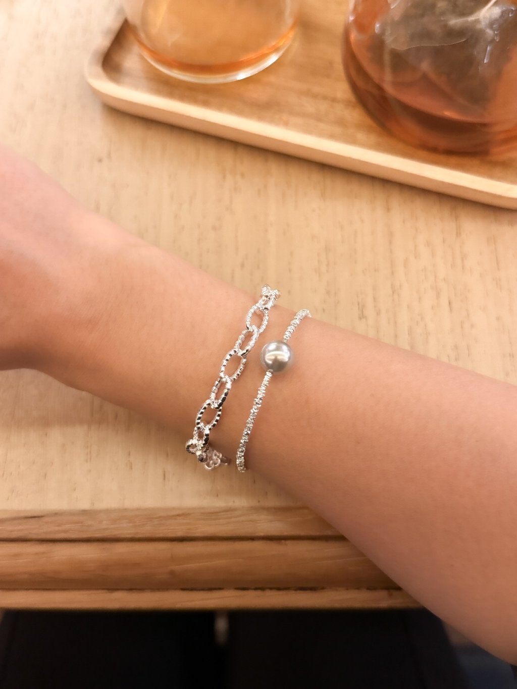 B1536 Dotted Oval Chain Bracelet