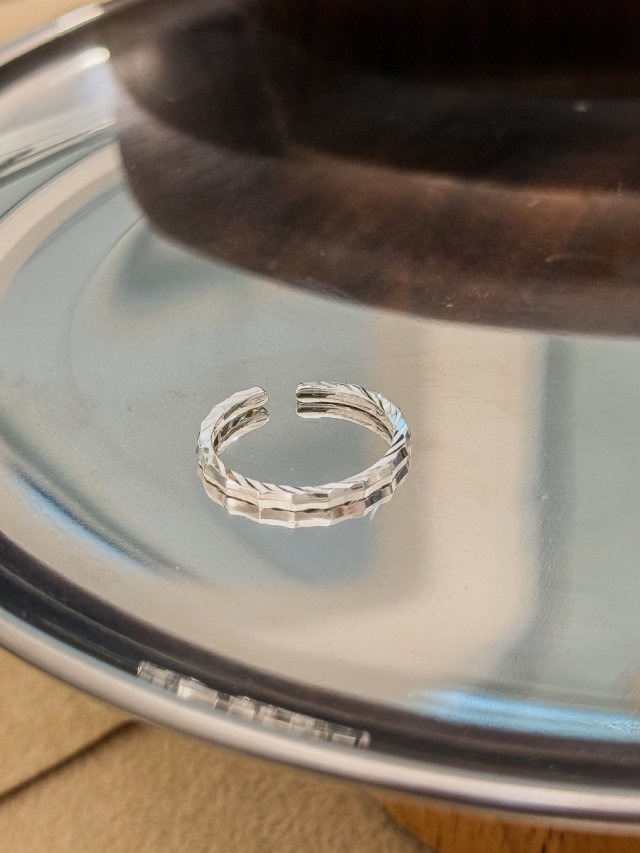 R1743 Sterling Silver Rectangular Faceted Beveled Ring