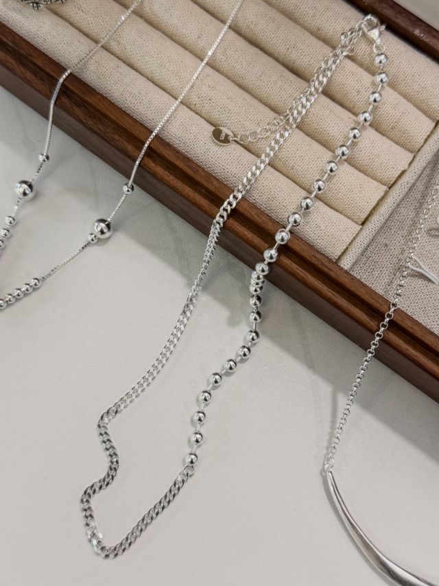N1342 Cuban Link and Bead Sterling Silver Collarbone Necklace