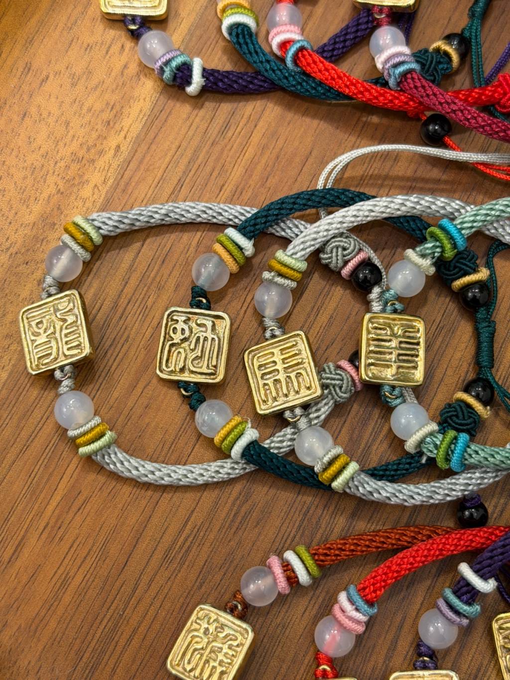 B1551 師父人手雕刻生肖手繩（純銀電鍍18K)