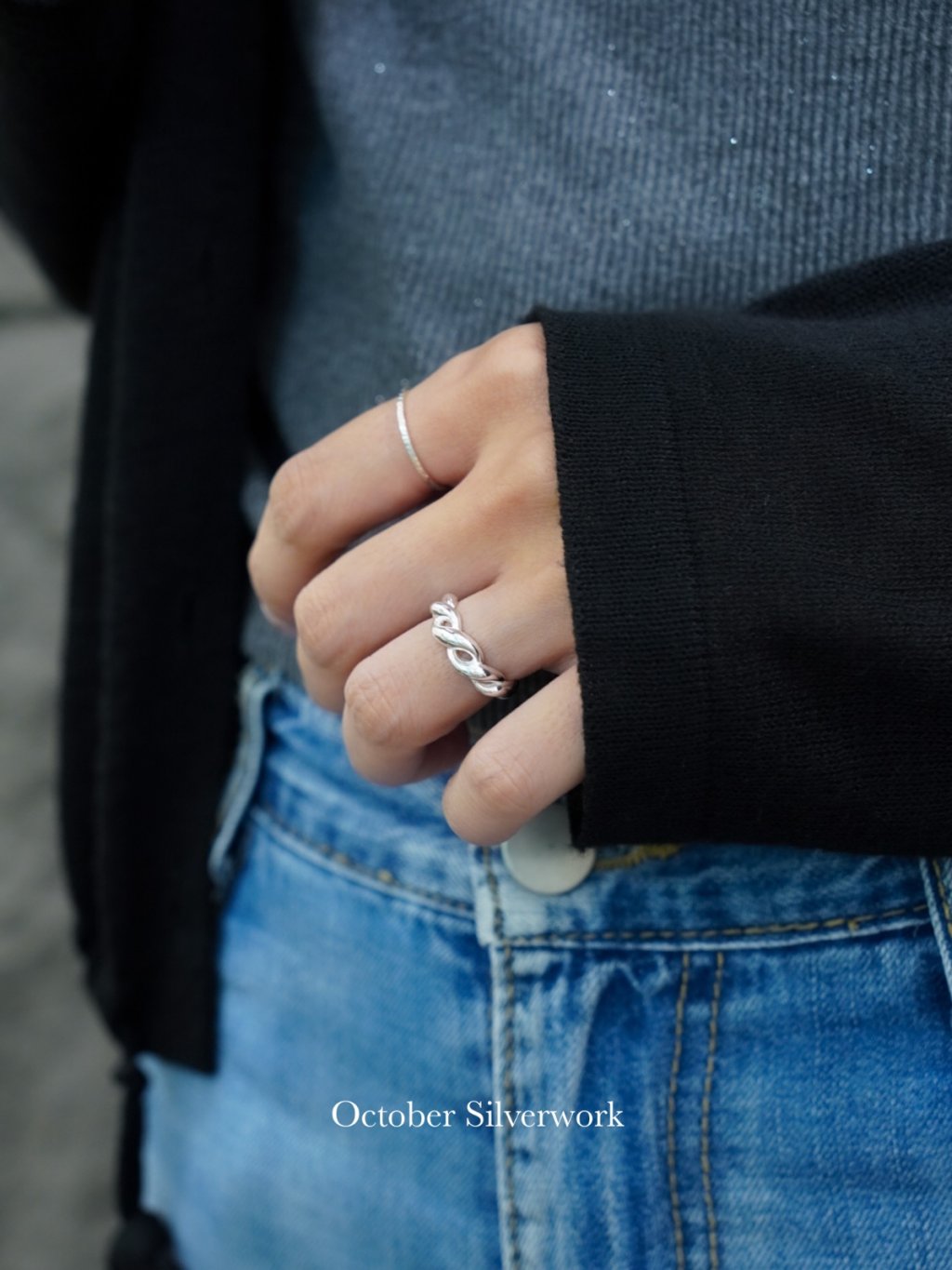 R1777 Large Twisted Pinky Ring