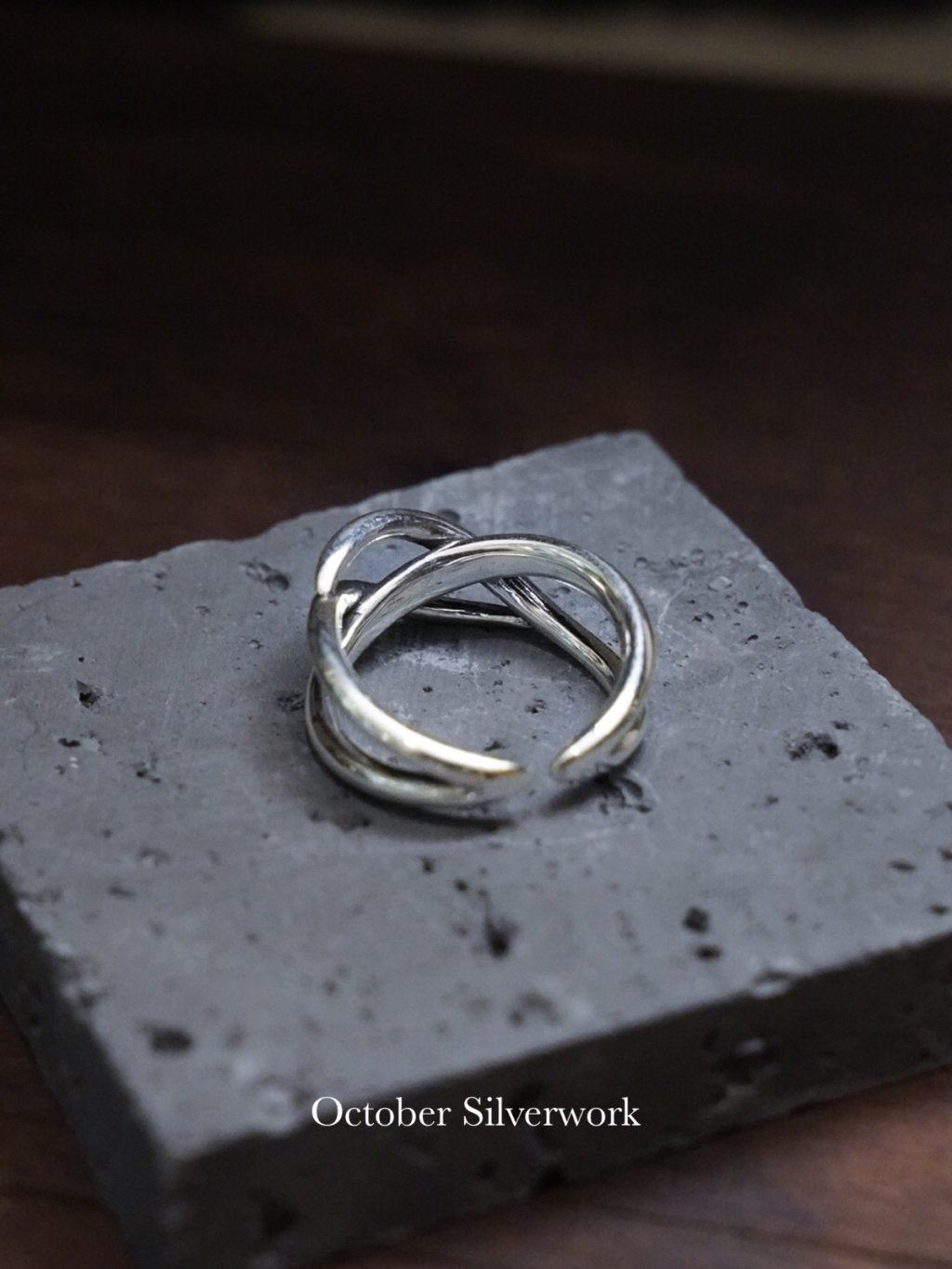 R1778 Vintage Intersecting Tail Ring