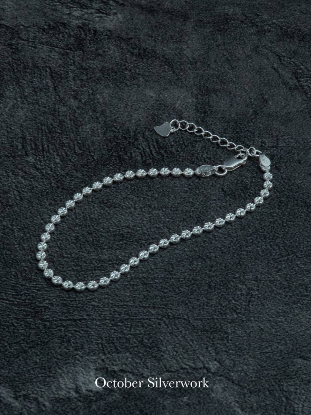 B1577 Round Edge-Cut Sidelink Bracelet
