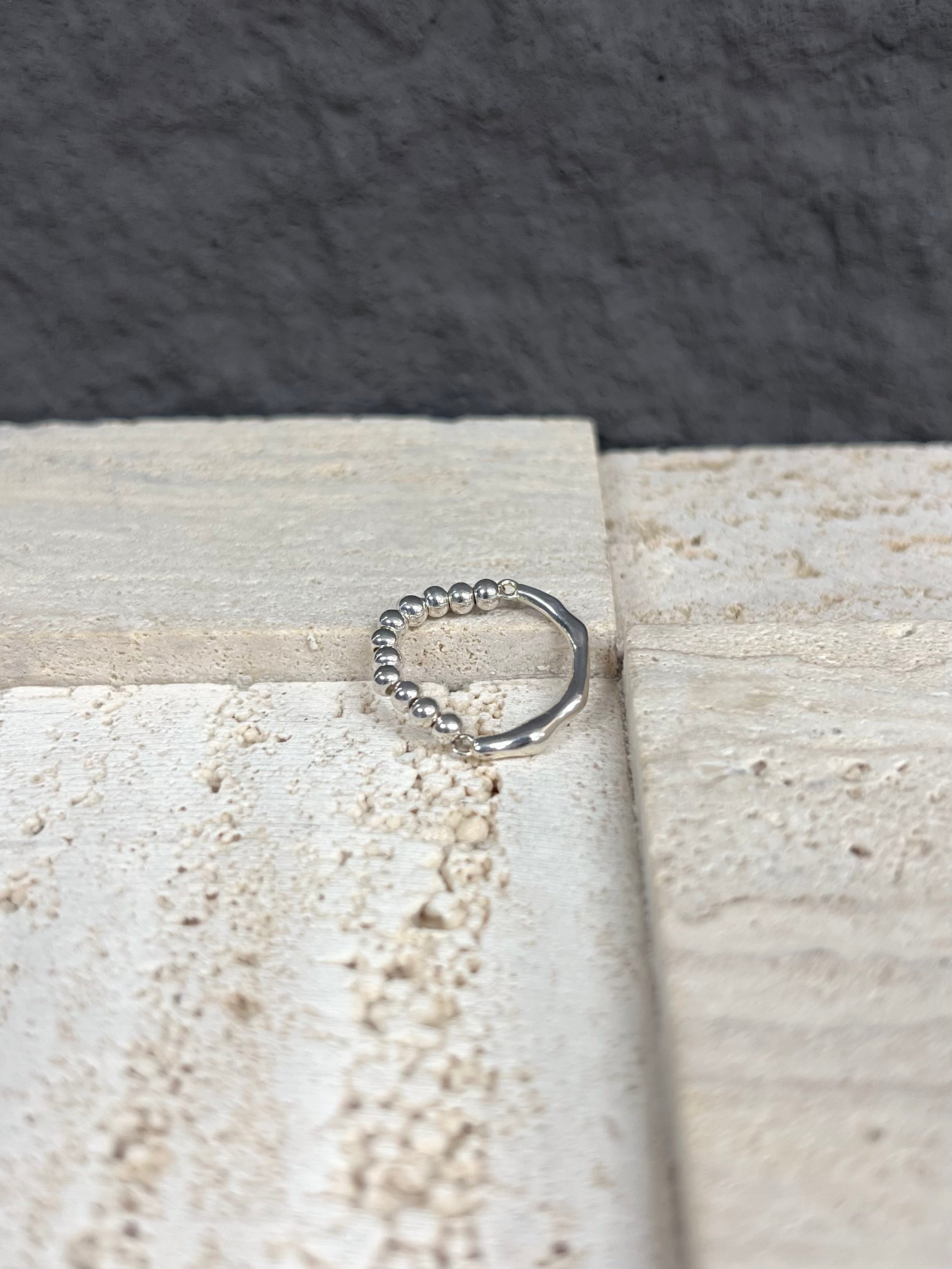R1369 Geometric Lava-Patterned Inlay Polished Silver Bead Sterling Silver Ring