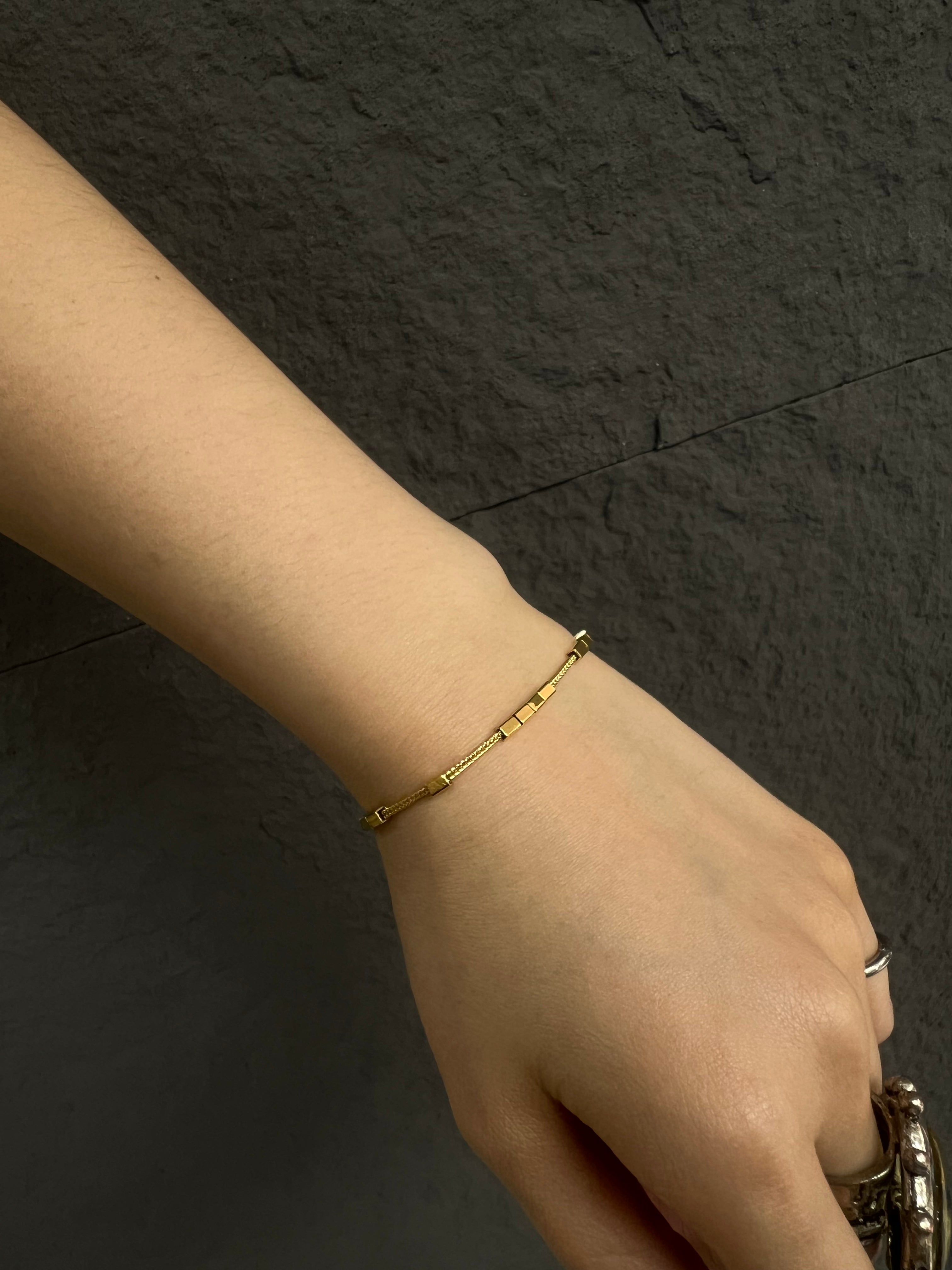 B1168 Geometric Cube Gold-Plated Sterling Silver Bracelet (Gold)