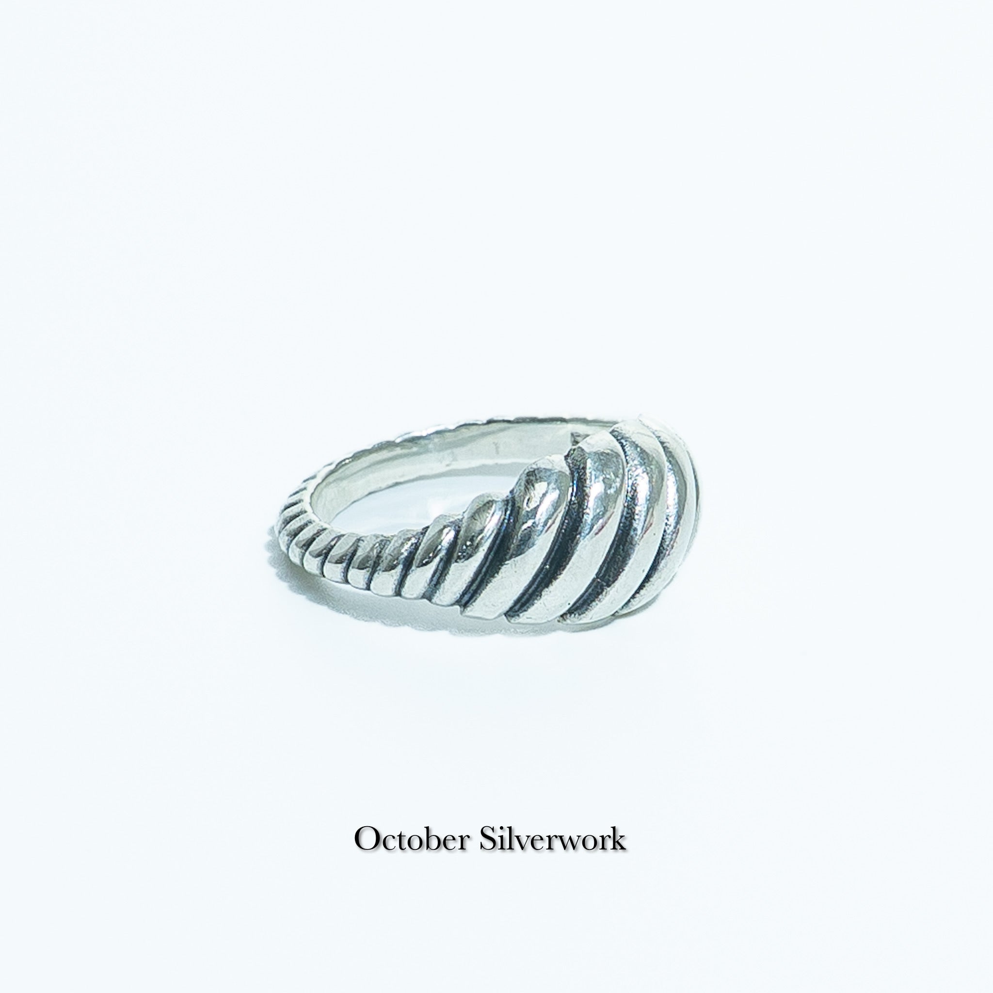 R1790 Twill Distressed Horn Ring